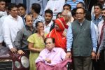 Dilip Kumar discharged from lilavathi Hospital on 9th Aug 2017 (41)_598bf7f32d89c.JPG