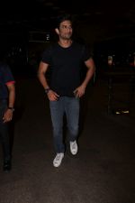 Sushant Singh Rajput Spotted At Airport on 10th Aug 2017 (5)_598c171cb5e3b.JPG