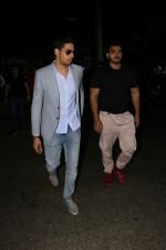 Sidharth Malhotra Spotted At Airport on 11th Aug 2017 (1)_598f3197f3215.JPG