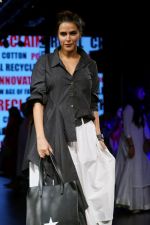 Neha Dhupia at Lakme Fashion Week 2017 on 17th Aug 2017 (16)_5995b00659784.JPG