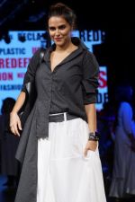Neha Dhupia at Lakme Fashion Week 2017 on 17th Aug 2017 (6)_5995b0001f7fa.JPG