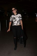 Sunny Leone Spotted At Airport on 16th Aug 2017 (11)_5995a068e21fc.JPG