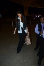 Athiya Shetty Spotted At Airport on 18th Aug 2017 (21)_599853bea692a.JPG