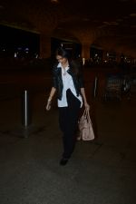 Athiya Shetty Spotted At Airport on 18th Aug 2017 (3)_599853b30a482.JPG