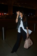 Athiya Shetty Spotted At Airport on 18th Aug 2017 (8)_599853b61d734.JPG