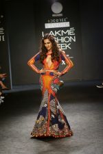 Chitrangada Singh On Ramp Walk For Neha Agarwal As A Showstopper For LFW 2017 on 18th Aug 2017 (39)_59985a0797982.JPG