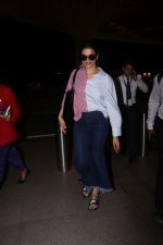 Deepika Padukone Spotted At Airport on 18th Aug 2017 (17)_599848fde4847.JPG