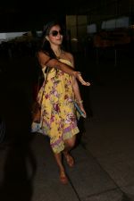 Pooja Hegde Spotted At Airport on 18th Aug 2017 (3)_599853e17ef0a.JPG