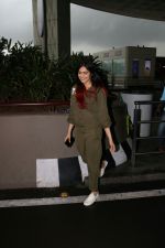 Adah Sharma Spotted At Airport on 19th Aug 2017 (4)_5999247c472f6.JPG