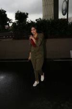 Adah Sharma Spotted At Airport on 19th Aug 2017 (7)_5999248000177.JPG