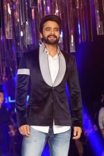 Jackky Bhagnani as Guest For Manish Malhotra At LFW Winter Festive 2017 on 20th Aug 2017 (129)_599aa3695a96f.JPG