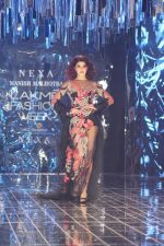 Jacqueline Fernandez Walks Ramp For Manish Malhotra At LFW Winter Festive 2017 on 20th Aug 2017 (64)_599a8c0195c14.JPG