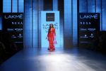 Malaika Arora Walks Ramp For Riddhi Mehra At LFW Winter Festive 2017 on 20th Aug 2017 (6)_599a8c5c9fb10.JPG
