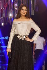 Sonali Bendre as Guest For Manish Malhotra At LFW Winter Festive 2017 on 20th Aug 2017 (214)_599aa44a21ba7.JPG