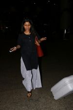 Konkona Sen Sharma Spotted At Airport on 21st Aug 2017 (4)_599bcdbe05725.JPG