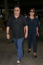 _Rishi Kapoor, Neetu Singh Spotted At Airport on 21st Aug 2017 (10)_599bcd60c514e.JPG