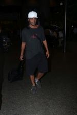 Sunil Grover Spotted At Airport on 23rd Aug 2017 (7)_599d48a4840f3.JPG
