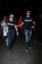 Jacqueline Fernandez, Sidharth Malhotra Spotted At Airport on 22nd Aug 2017 (23)_599e83feda0ce.JPG