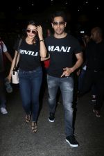 Jacqueline Fernandez, Sidharth Malhotra Spotted At Airport on 22nd Aug 2017 (30)_599e83cfe0086.JPG