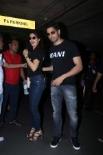 Jacqueline Fernandez, Sidharth Malhotra Spotted At Airport on 22nd Aug 2017 (36)_599e83d1b2031.JPG