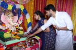 Sambhavna Seth & Avinash Dwivedi Celebrating Ganpati Chaturthi Festival At Home on 25th Aug 2017 (19)_59a01d65896db.JPG