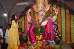 Urvashi Rautela Visit Andheri Cha Raja To Take Blessing Of Bappa on 28th Aug 2017 (2)_59a5085f0e278.JPG
