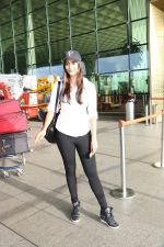 Pooja Hegde Spotted At Airport on 31st Aug 2017 (9)_59a90c5967306.JPG
