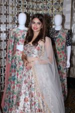 Kriti Kharbanda at the Preview Of Payal Singhals Collection on 1st Sept 2017 (60)_59aab02ba9f57.JPG