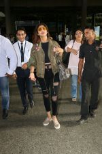 Shilpa Shetty Spotted At Airport on 1st Sept 2017 (11)_59aa4b82b66b5.JPG