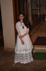 Aditi Rao Hydari at Sanjay Dutt_s Eid Party on 2nd Sept 2017 (2)_59ab75790ea8e.jpg