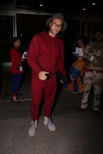 Ranveer Singh Spotted At Airport on 8th Sept 2017 (21)_59b3979bba9b0.JPG