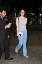 Kajal Aggarwal Spotted At Airport on 9th Sept 2017 (5)_59b4b6f0969ae.JPG