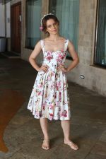 Kangana Ranaut Spotted During Promotional Interview For Film Simran on 9th Sept 2017 (13)_59b4b702779eb.JPG