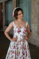 Kangana Ranaut Spotted During Promotional Interview For Film Simran on 9th Sept 2017 (21)_59b4b70731407.JPG
