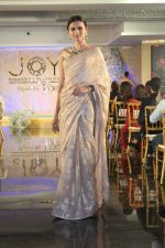 Model Walk The Ramp For Monisha Jaisingh, Pallavi & Bhairavi Jaikishan on 12th Sept 2017 (101)_59b8d89a9457e.JPG