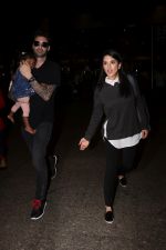 Sunny Leone, Daniel Weber Spotted At Airport on 13th Sept 2017 (11)_59b8cf74a98cd.JPG
