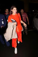 Jacqueline Fernandez Spotted At Airport on 14th Sept 2017 (5)_59bb84675c6c6.JPG