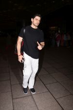 Sooraj Pancholi Spotted At Airport on 14th Sept 2017 (18)_59bb84e8bba6d.JPG