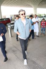 Anil Kapoor Spotted At Airport on 18th Sept 2017 (9)_59c0b48741375.JPG