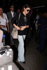 Jacqueline Fernandez Spotted At Airport on 19th Sept 2017 (5)_59c0b496ab1c5.JPG