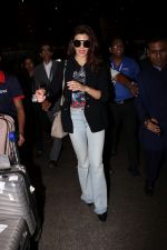 Jacqueline Fernandez Spotted At Airport on 19th Sept 2017 (9)_59c0b499b16a6.JPG