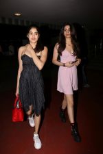 Jhanvi Kapoor, Khushi Kapoor spotted at airport on 18th Sept 2017 (1)_59c0b4c477abc.JPG