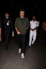 Anil Kapoor Spotted At Airport on 23rd Sept 2017 (7)_59c6002d360a4.JPG