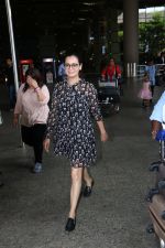 Dia Mirza Spotted At Airport on 23rd Sept 2017