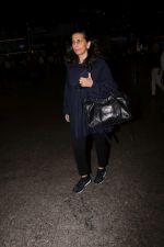 Sunita Kapoor Spotted At Airport on 23rd Sept 2017