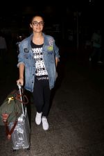 Surveen Chawla Spotted At Airport on 23rd Sept 2017 (2)_59c6013a8da7d.JPG