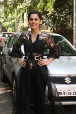Taapsee Pannu Spotted At INDIGO Restaurant on 23rd Sept 2017 (8)_59c65f16318b0.JPG