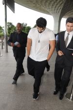 Arjun Kapoor Spotted At Airport on 26th Sept 2017 (12)_59ca02c43a8e1.JPG