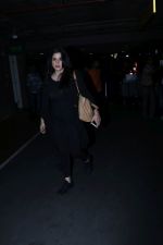 Maheep Kapoor Spotted At Airport on 28th Sept 2017 (11)_59cce2bedfd3f.JPG
