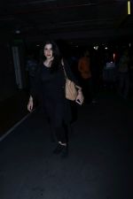 Maheep Kapoor Spotted At Airport on 28th Sept 2017 (12)_59cce2c2d6a56.JPG